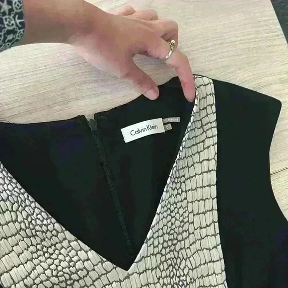 Calvin Klein Black & White Animal Print Knee Length Dress Size 6 - Picture 7 of 11